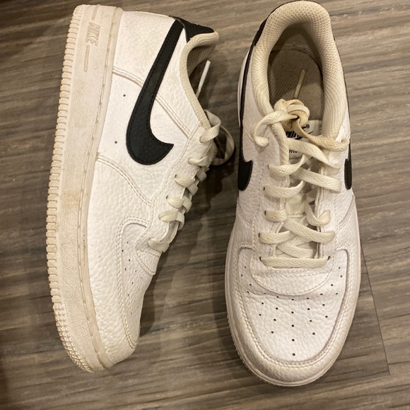 Black and White Nike Air Force 1 - Picture 3 of 3